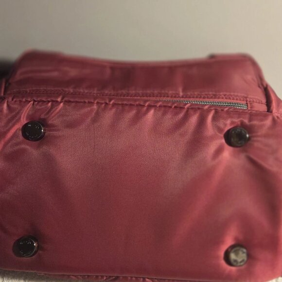 Lug Rumble Tote Bag Raspberry Tone With Multiple Pockets - Picture 7 of 8